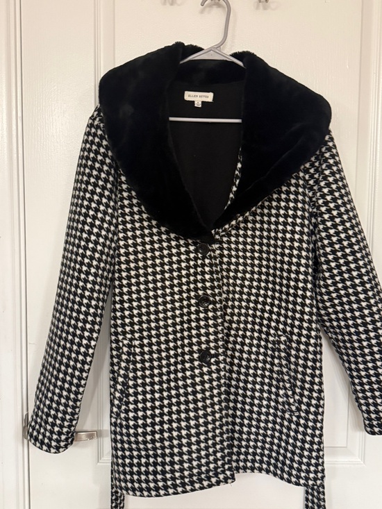 Jackets & Blazers - Black & White Houndstooth Coat with Faux Fur Collar